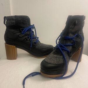 Sorel Black and Gray Heeled Boots with Blue Laces